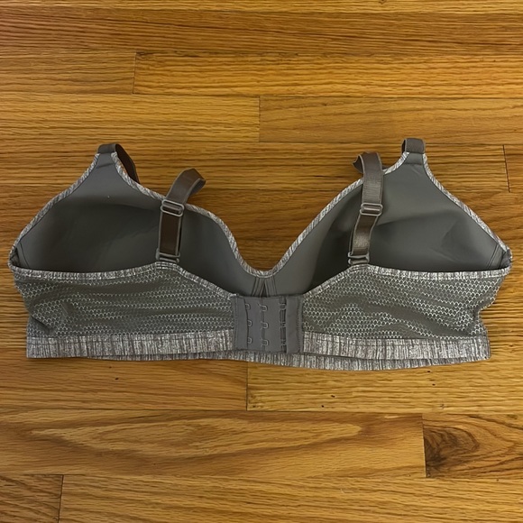 Hanes Bra - Picture 2 of 3